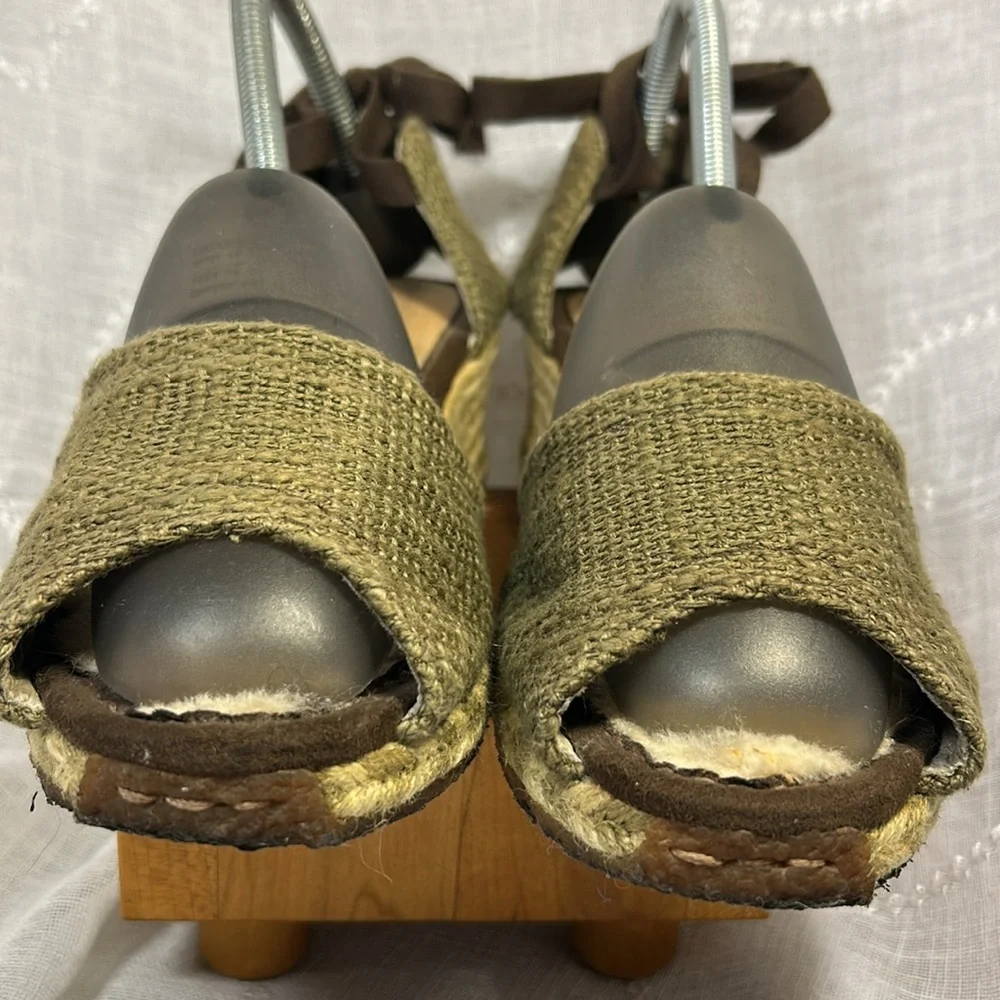 UGG almost new leather espadrille wedge sandals